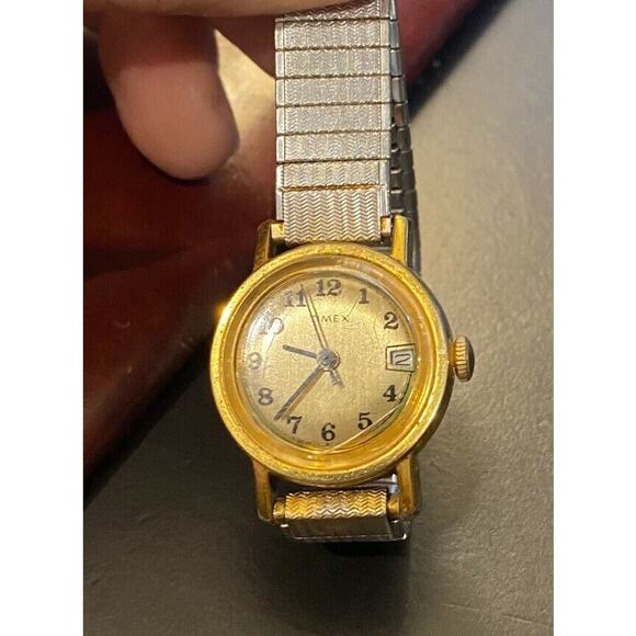 VTG Women's Gold Tone 25mm Timex Watch, Manual Wind, Date, REPAIR - Picture 2 of 2